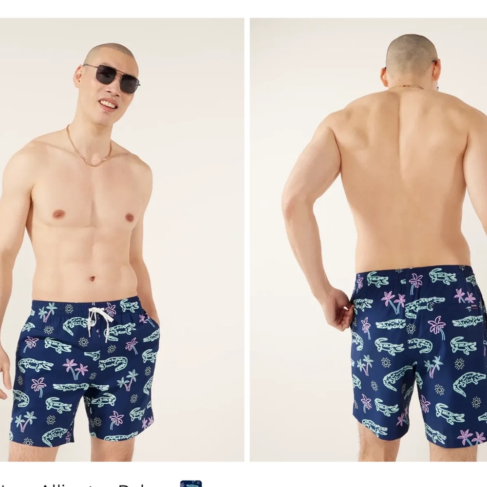 chubbies Classic Swim Trunk in Navy Alligator Palms Size XS 5.5” inseam